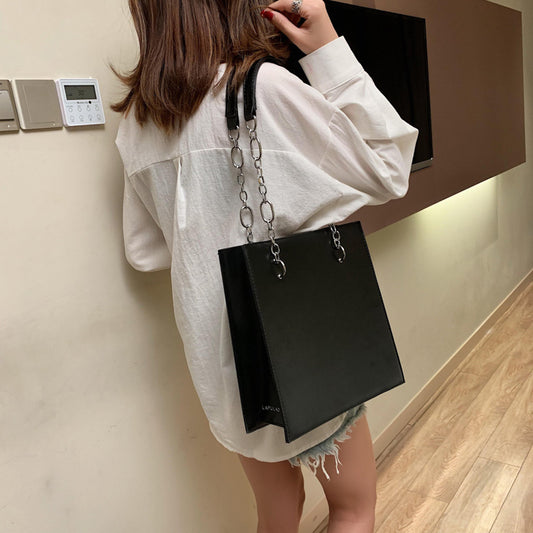 Structured & Sleek Large Capacity Travel Tote Bag w/Chain Detail  Strap (Multiple Colors)